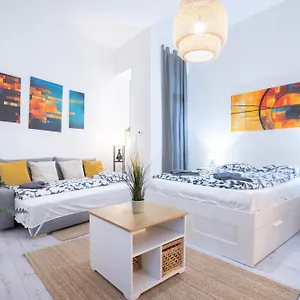  Appartamento In The Heart Of Party District Ka28 Ungheria